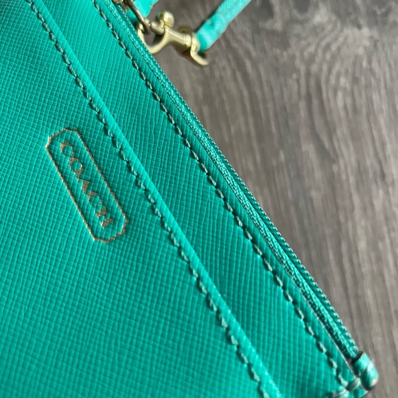 Authentic COACH Wallet Keychain/Wristlet - Picture 2 of 4